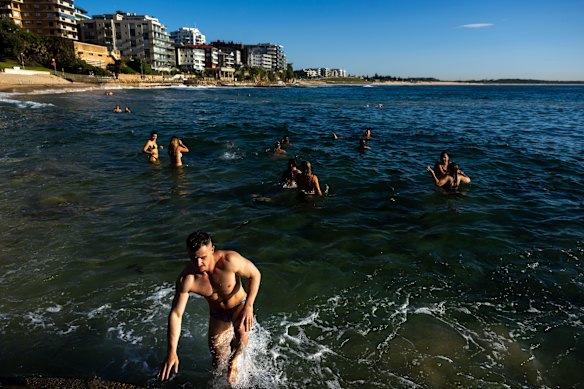 Sydneysiders cool off at Cronulla on Friday. 