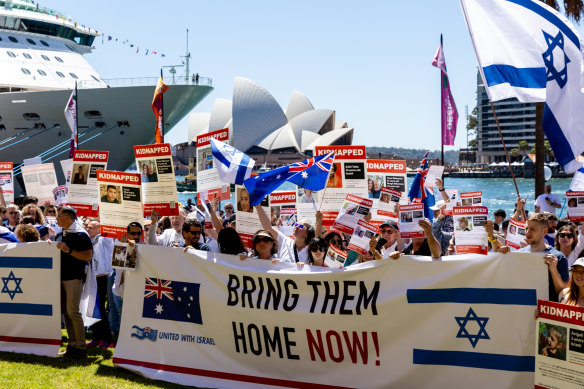 The pro-Israeli rally marched from Sydney’s Martin Place to Circular Quay on Sunday morning.