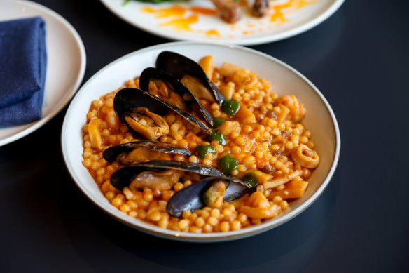 Fregola, cuttlefish, calamari, prawn ragú, mussels.