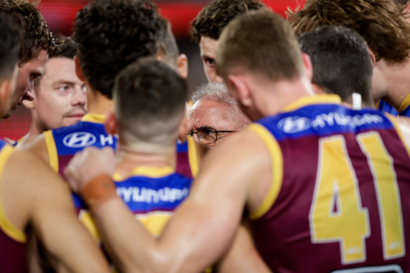 Chris Fagan addresses his team.