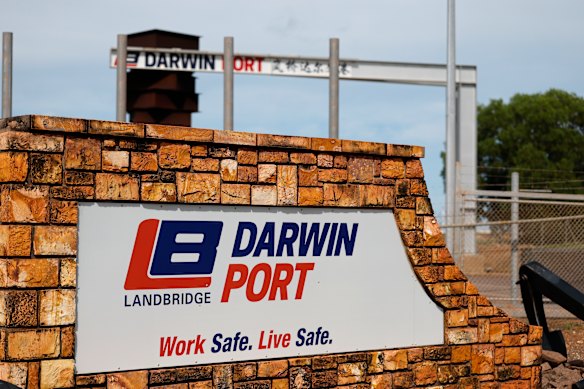 The government says it wants the Port of Darwin returned to Australian hands.