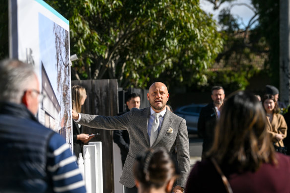 Jellis Craig auctioneer Sam Rigopoulos brought the gavel down at $2.7 million, but the winning bidders backed out.