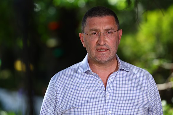 Liberal MP Julian Leeser wants government ministers to appear before the royal commission.