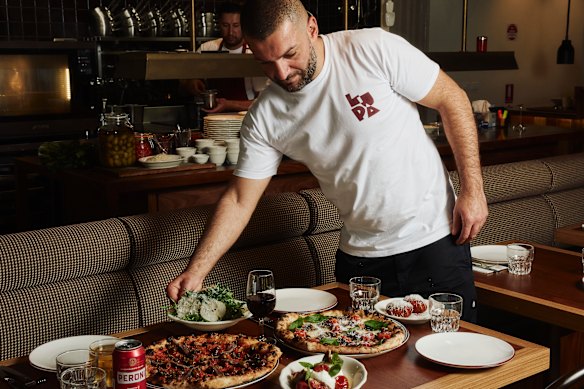 The menu spans pizza, pasta and Roman-style snacks.