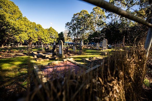 A cemetery at the rear of the Simpson Reserve.