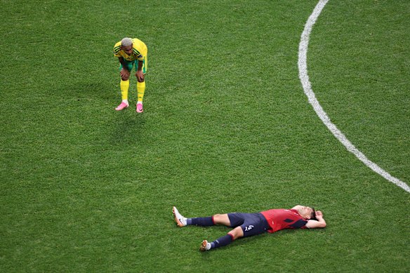 South Africa’s Oswin Appollis and Czechia’s Robin Hranac react after the draw.