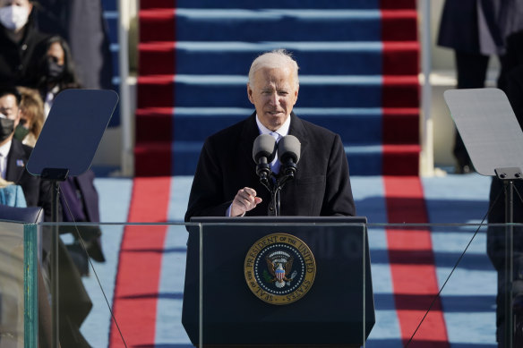 Yaşıyla ilgili sorular: Joe Biden cumhurbaşkanlığı açılışı sırasında konuşuyor.