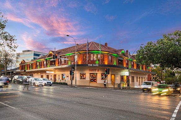 Sydney's Oaks hotel on the city's North Shore has sold for $140 million.