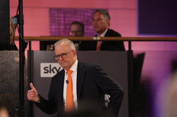 Albanese won the debate according to a poll of the 100 undecided voters at the debate.