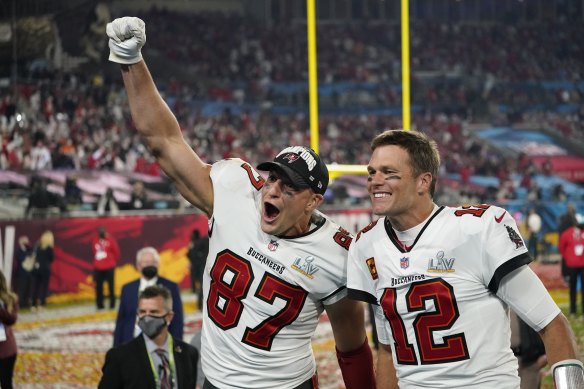 Brady and his title-winning teammate Rob Grownkowski.