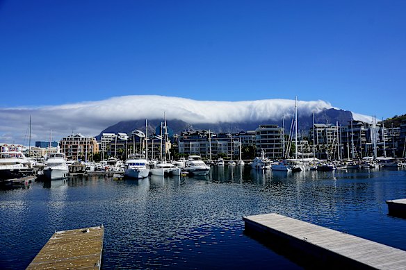 Can you name the African city home to ‘the Tablecloth’ cloud phenomenon?