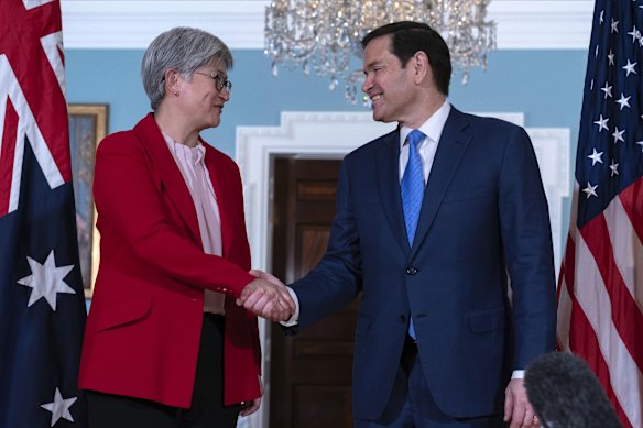 وزيرة الخارجية بيني وونغ ووزير الخارجية الأمريكي ماركو روبيو، في اجتماع في وزارة الخارجية في واشنطن العاصمة العام الماضي.