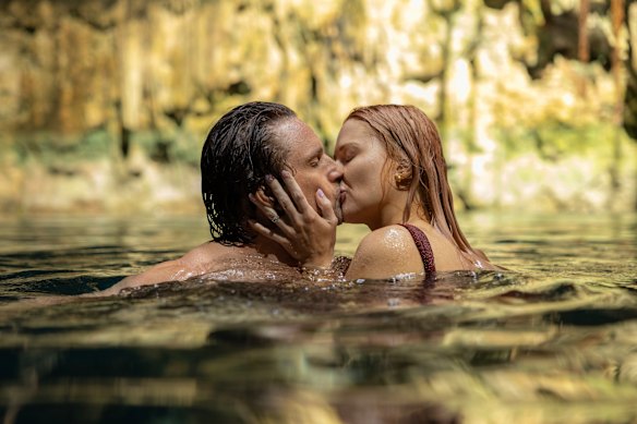 Martin Henderson as Jack Sheridan and Alexandra Breckenridge as Melinda Monroe in the new season of Virgin River.
