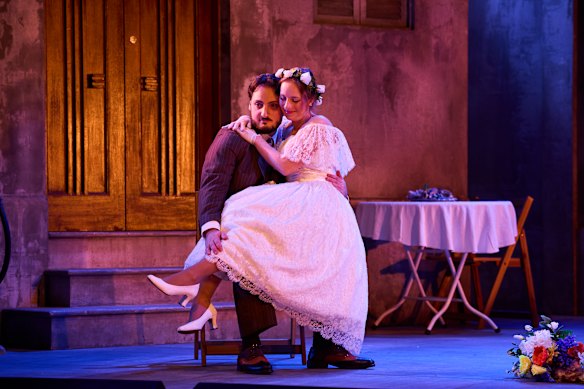 Benjamin Del Borrello as Masetto and Jane Magão as Zerlina