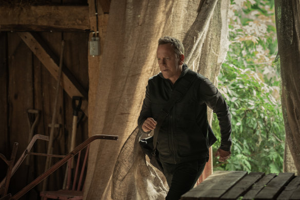 Kiefer Sutherland is on the run hunting down an alleged evil genius in Rabbit Hole.