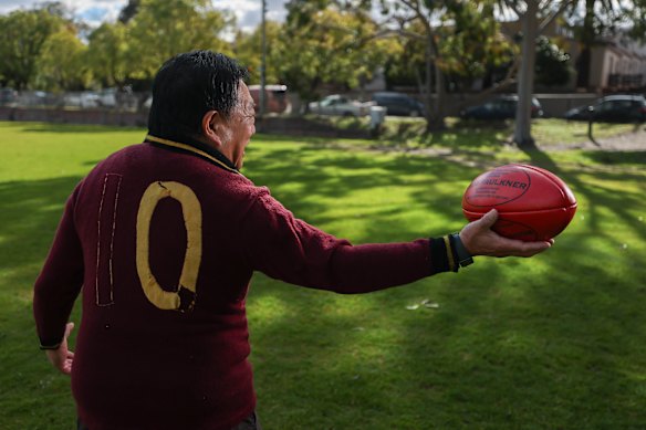 Now aged 78, David Gung still has a feel for football.