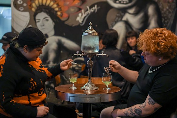 Drinkers can add drops of water to dilute their absinthe.