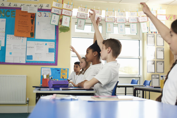 Teachers at a Queensland school voted in support of a shake-up to the five-day week.