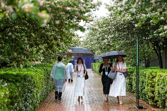 Early rain on Derby Day