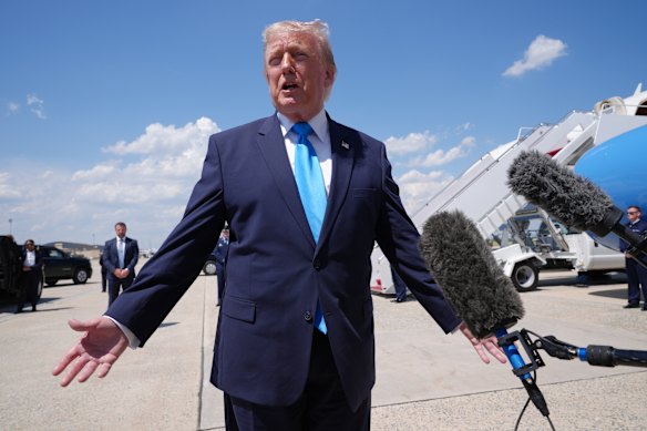 Donald Trump has downplayed the possibility of a military escalation against Cuba, arguing that the regime will collapse on its own.