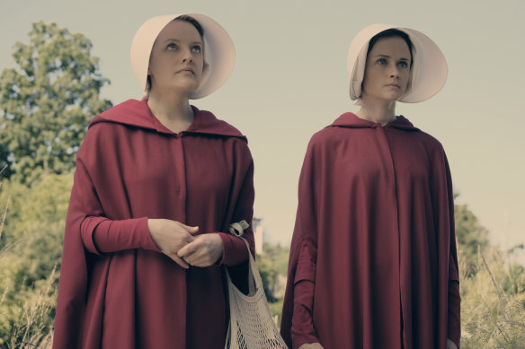 Elisabeth Moss and Alexis Bledel in The Handmaid’s Tale, some episodes of which Kate Dennis has directed.