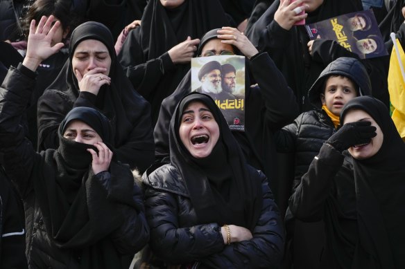 A Lebanese official estimated the crowd size at 450,000.