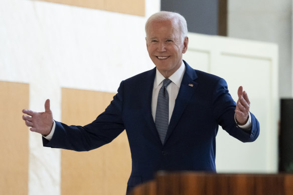 ABD Başkanı Joe Biden, ABD ara seçimlerinde beklenenden daha iyi bir performans sergiledi.
