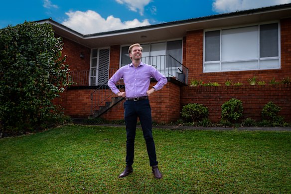 Mark Humphries presents new documentary Sold: Who Broke The Australian Dream?