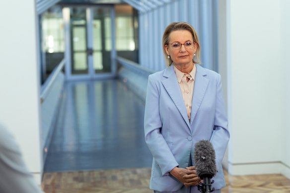 A líder da oposição, Sussan Ley, no Parlamento na semana passada. 