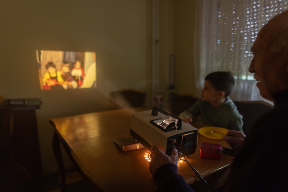 Lengthy holiday slideshows are now a thing of the past.