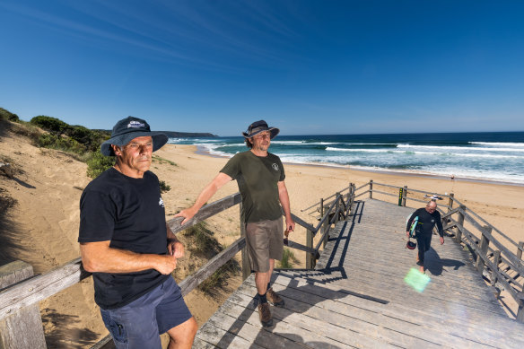 Clean Ocean Foundation’s Pete Smith and John Gemmill at Gunnamatta. 