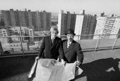 Do<em></em>nald Trump and his father, Fred Trump, at a co<em></em>nstruction project in Brooklyn in 1973. 