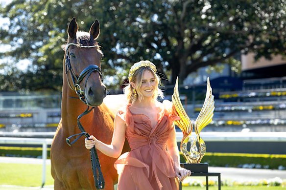 Ariarne Titmus with inaugural Golden Eagle winner Kolding at Royal Randwick. 