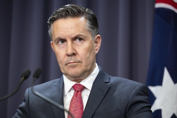 Federal Health Minister Mark Butler says government is keeping an open mind about silicosis action. 