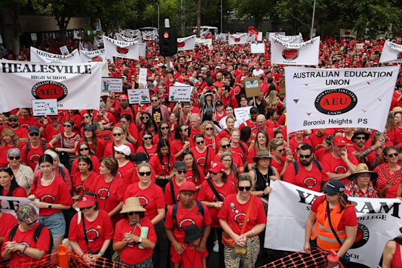 Thousands of teachers, principals and education support staff from public schools are rallying in the city for better pay and conditions.