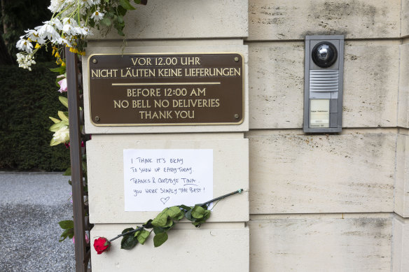 A tribute left on the gate of Tina Turner’s house in Kuesnacht, Switzerland on Thursday.