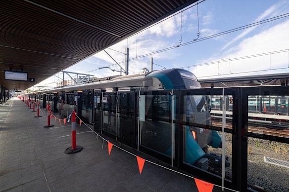 Fire hydrants will now be installed on platforms at five stations after the final stretch of the M1 line opens. 