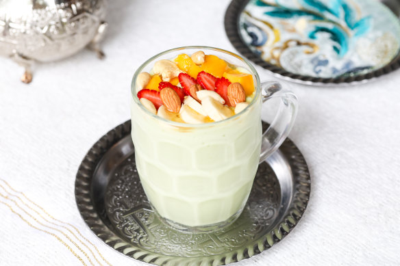 Zaazaa (avocado smoothie).