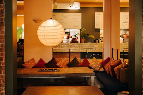 The hotel has an in-house bistro and pizzeria. 