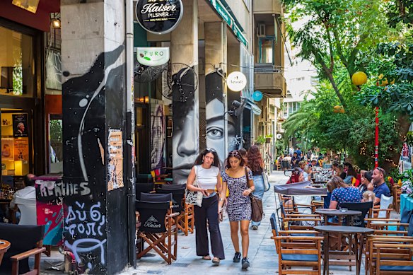 The neighbourhood is full of first-rate restaurants and fun bars.