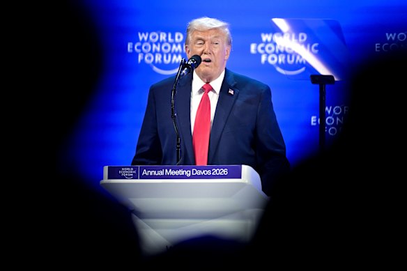 O presidente dos EUA, Donald Trump, fala durante a 56ª reunião anual do Fórum Econômico Mundial em Davos, Suíça.