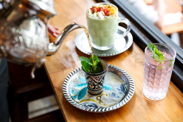 Zaazaa, pink rose-flavoured gazouz and Moroccan tea (hatay).