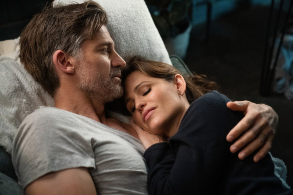 Nikolaj Coster-Waldau and Jennifer Garner in The Last Thing He Told Me.