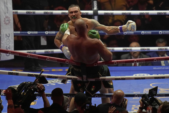 Oleksander Usyk won a split decision over Tyson Fury.