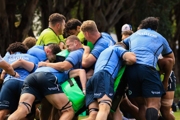 The Wallabies wrap up their last training session at Victoria Barracks.