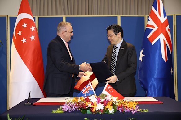 الحرب الأمريكية الإيرانية كما حدثت: خامنئي يعلن النصر على الولايات المتحدة وإسرائيل؛ نتنياهو سيجري محادثات مع لبنان؛ أستراليا قد تساعد في إعادة فتح مضيق هرمز