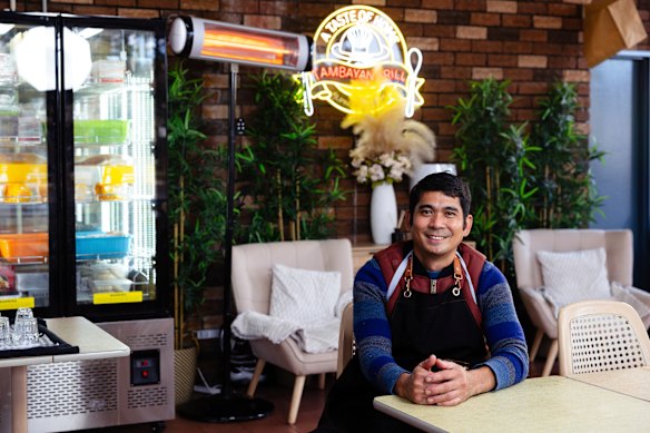 Jonathan Manglinong hails from the Ilocos region of the Philippines just north of Manila.