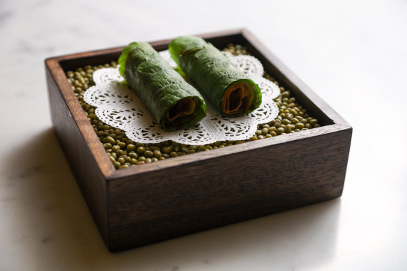 Lumpia de Shanghai made with perilla leaf. 