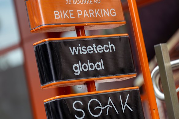 Некоторые команды WiseTech сталкиваются с сокращением численности персонала до 50 процентов в рамках сокращения рабочих мест.