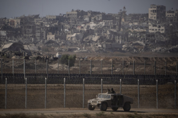 Israeli forces have advanced deeper into the Gaza Strip’s largest city in pursuit of militants.